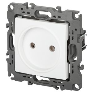 Розетка ЭРА Серия 12 12-2105-01М , 2P, 16А-250В, белый матовый