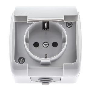 Розетка Intro Atlantic 5-202-03 с заземлением со шторками 2P+E Schuko, 16А-250В, IP54, открытой установки, серый Розетка Intro Atlantic 5-202-03 с заземлением со шторками 2P+E Schuko, 16А-250В, IP54, открытой установки, серый