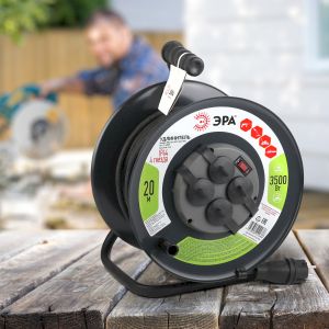 Удлинитель силовой ЭРА RMx-4es-3x2.5-20m-IP44(KG) на металлическая катушке с заземлением 4 розетки КГ 3x2,5м2 20 м 16А Удлинитель силовой ЭРА RMx-4es-3x2.5-20m-IP44(KG) на металлическая катушке с заземлением 4 розетки КГ 3x2,5м2 20 м 16А